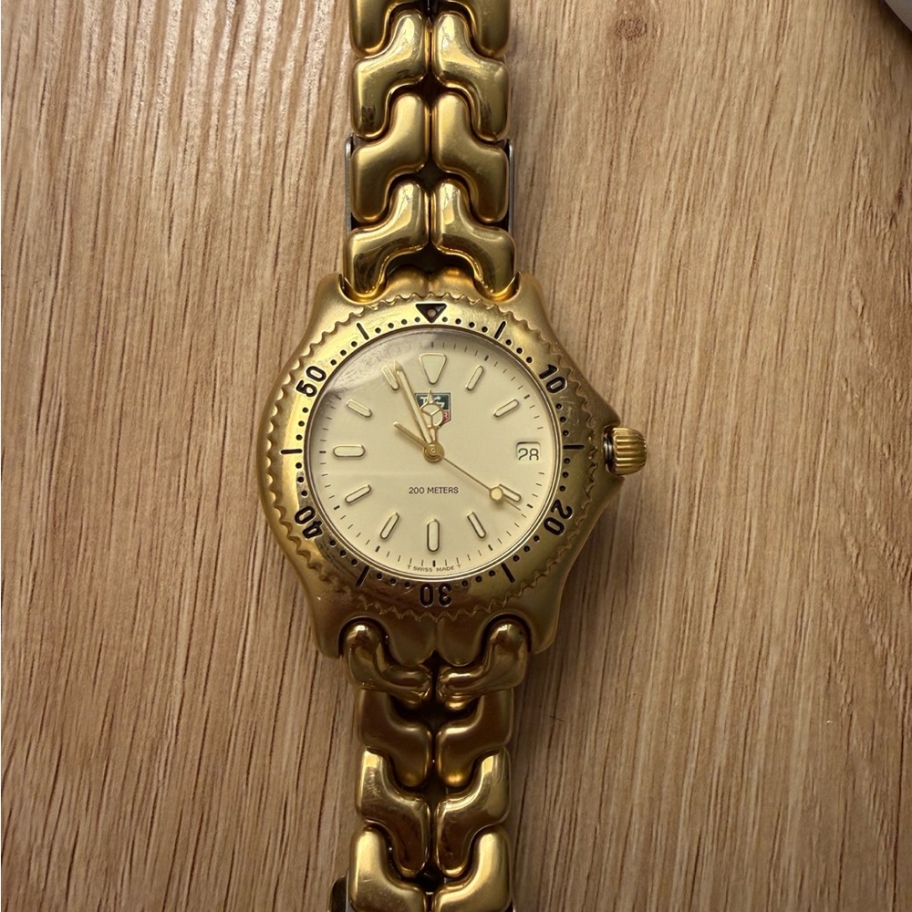 ✨ Vintage TAG Heuer 2000 Series Gold-Tone Watch ✨ - Picture 2 of 9